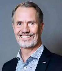 Air traffic management - an ongoing transformation with multidimensional challenges