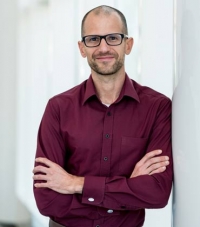 A Framework Approach for Introducing and Driving Use of Artificial Intelligence